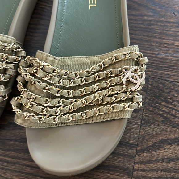 Chanel slides - Picture 2 of 11
